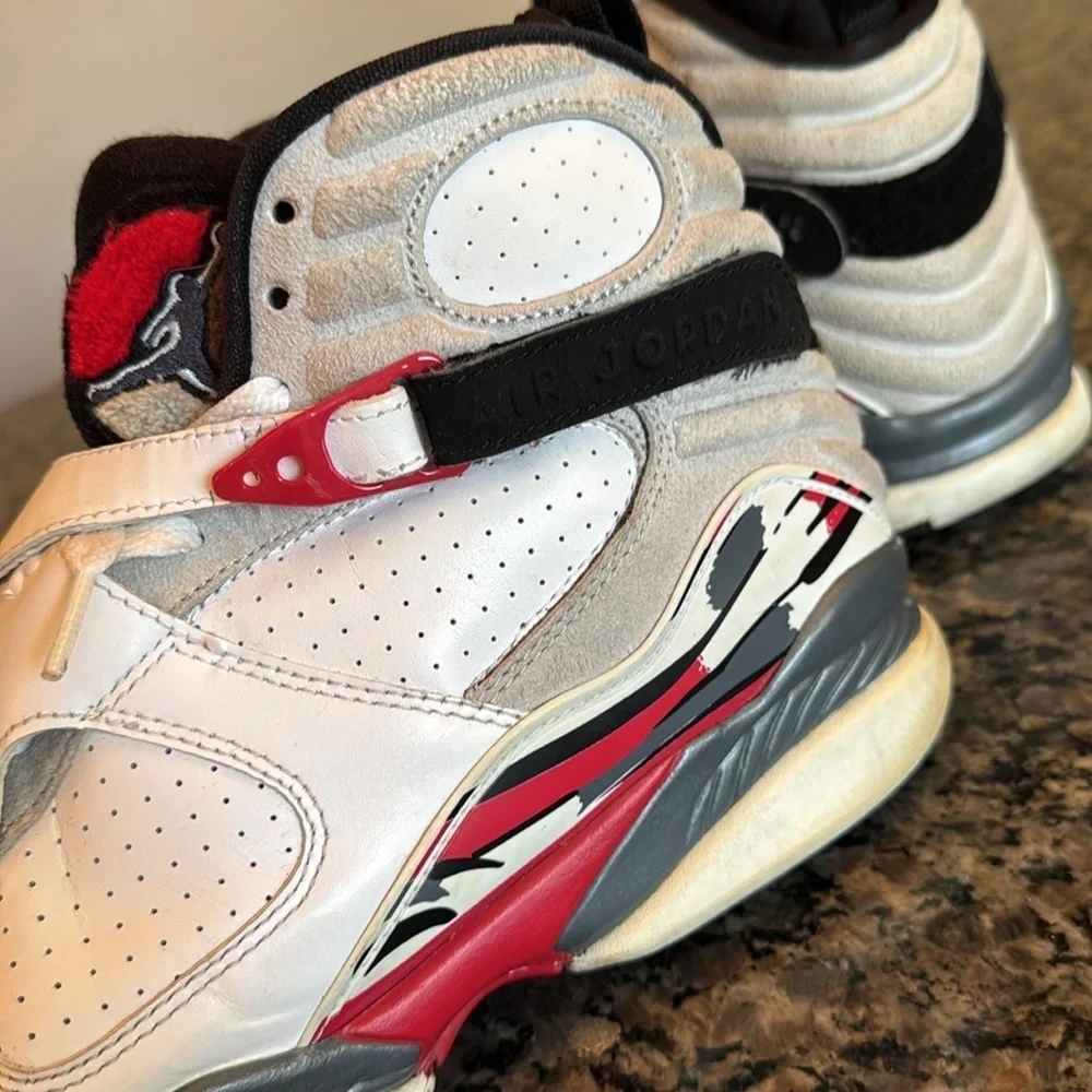 Air Jordan 8 retro bugs bunny with card White and Black Sneakers GUC 10